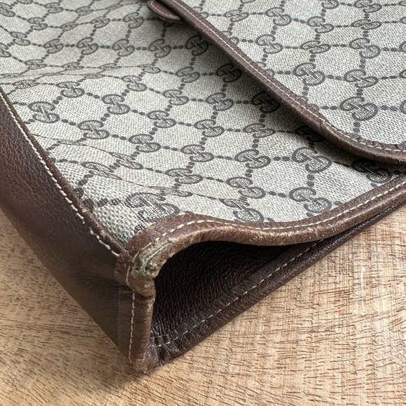 Vintage Gucci monogram clutch - Picture 6 of 15